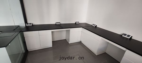全鋼化驗(yàn)室工(gōng)作台